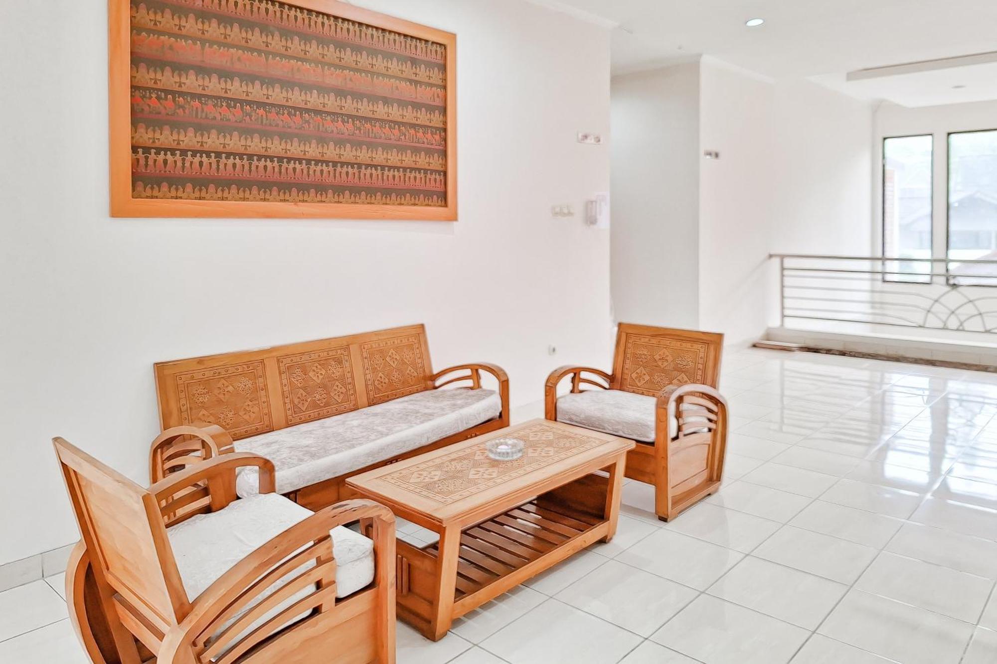 Urbanview Hotel Tridaya Cisarua Puncak Екстер'єр фото