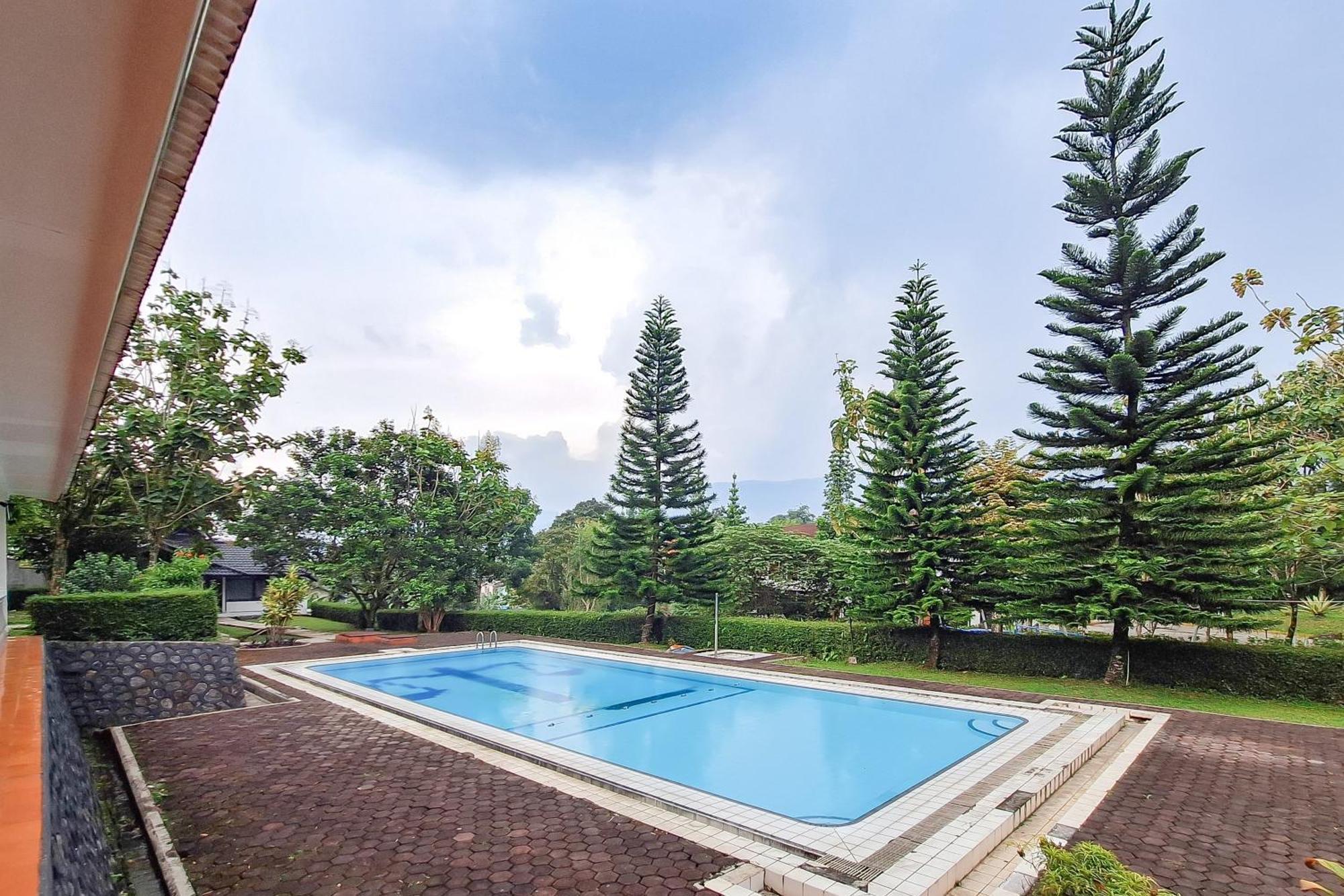 Urbanview Hotel Tridaya Cisarua Puncak Екстер'єр фото